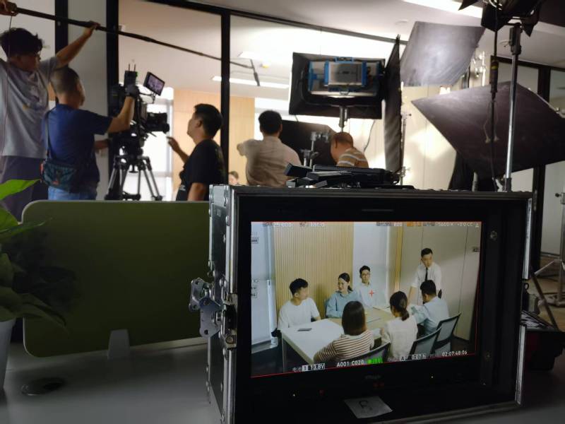 海西TVC拍摄公司：科技产品视觉化大师，诠释未来感与功能美学